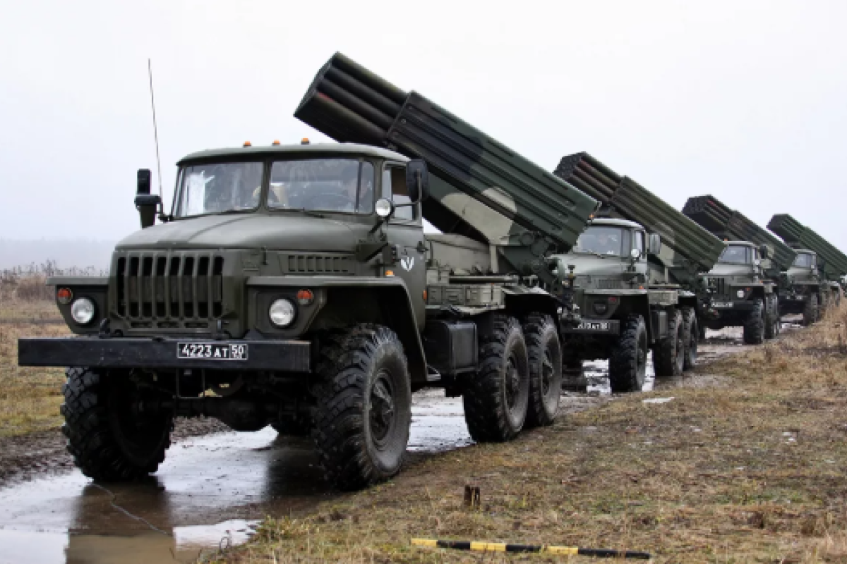 Накануне перемирия боевики разместили на Луганщине танки и "Грады" Накануне перемирия боевики разместили на Луганщине танки и "Грады"