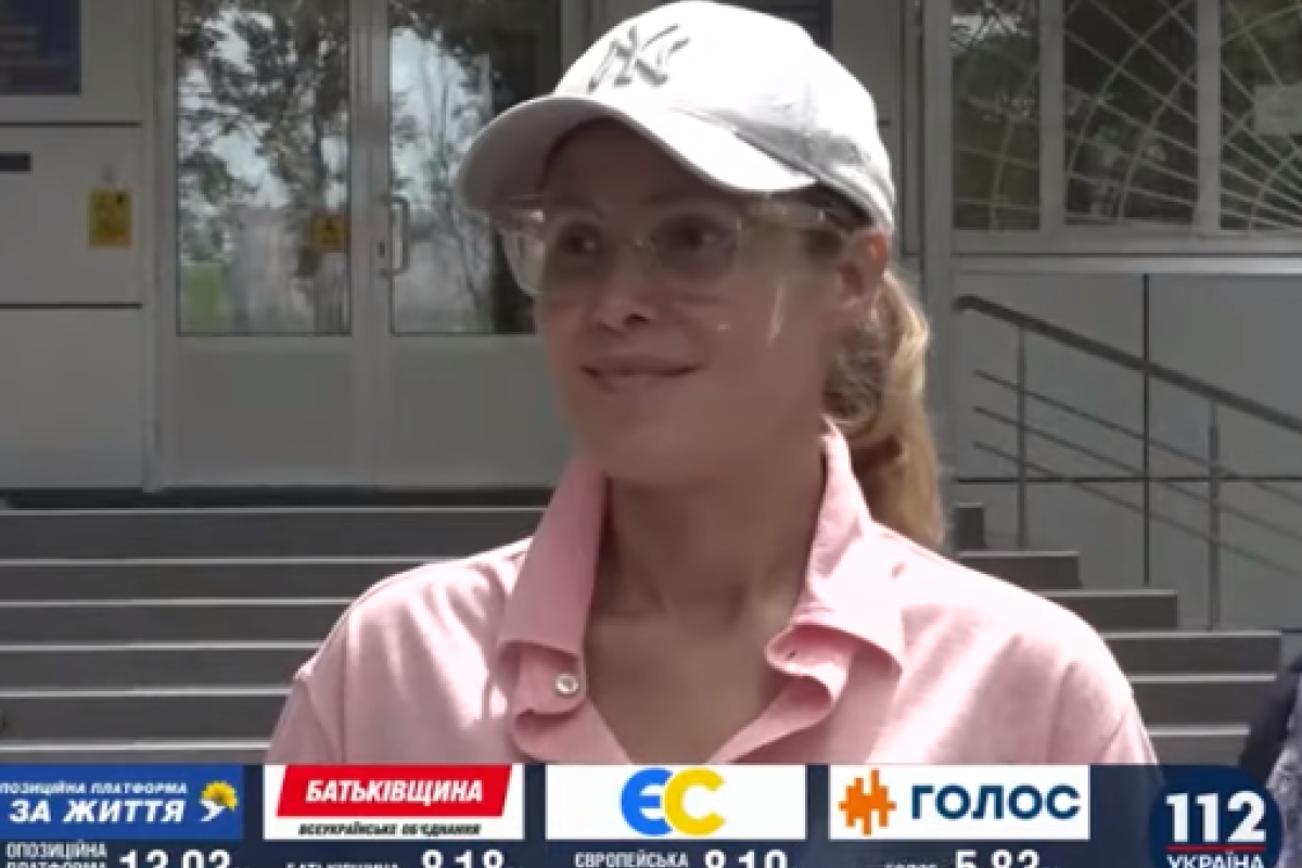 Наталью Королевскую обсыпали мукой на Донетчине