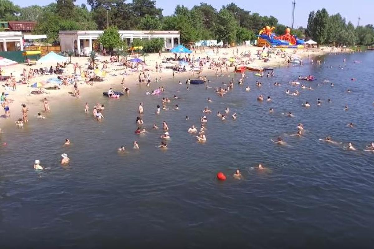 Вспышка инфекции на "Малибу": Медики рассказали, что нашли в воде из озера Песочное в Рубежном Вспышка инфекции на "Малибу": Медики рассказали, что нашли в воде из озера Песочное в Рубежном