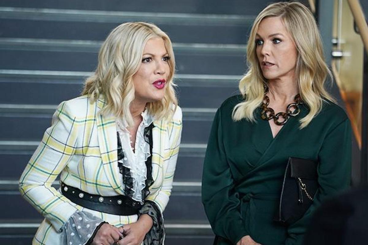 Культовый сериал "Беверли-Хиллз 90210" вернулся на экраны: вышла первая серия перезапуска Культовый сериал "Беверли-Хиллз 90210" вернулся на экраны: вышла первая серия перезапуска