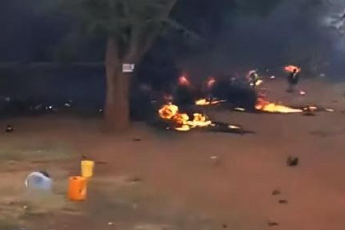 В Танзании десятки людей сгорели заживо из-за курильщика возле бензовоза