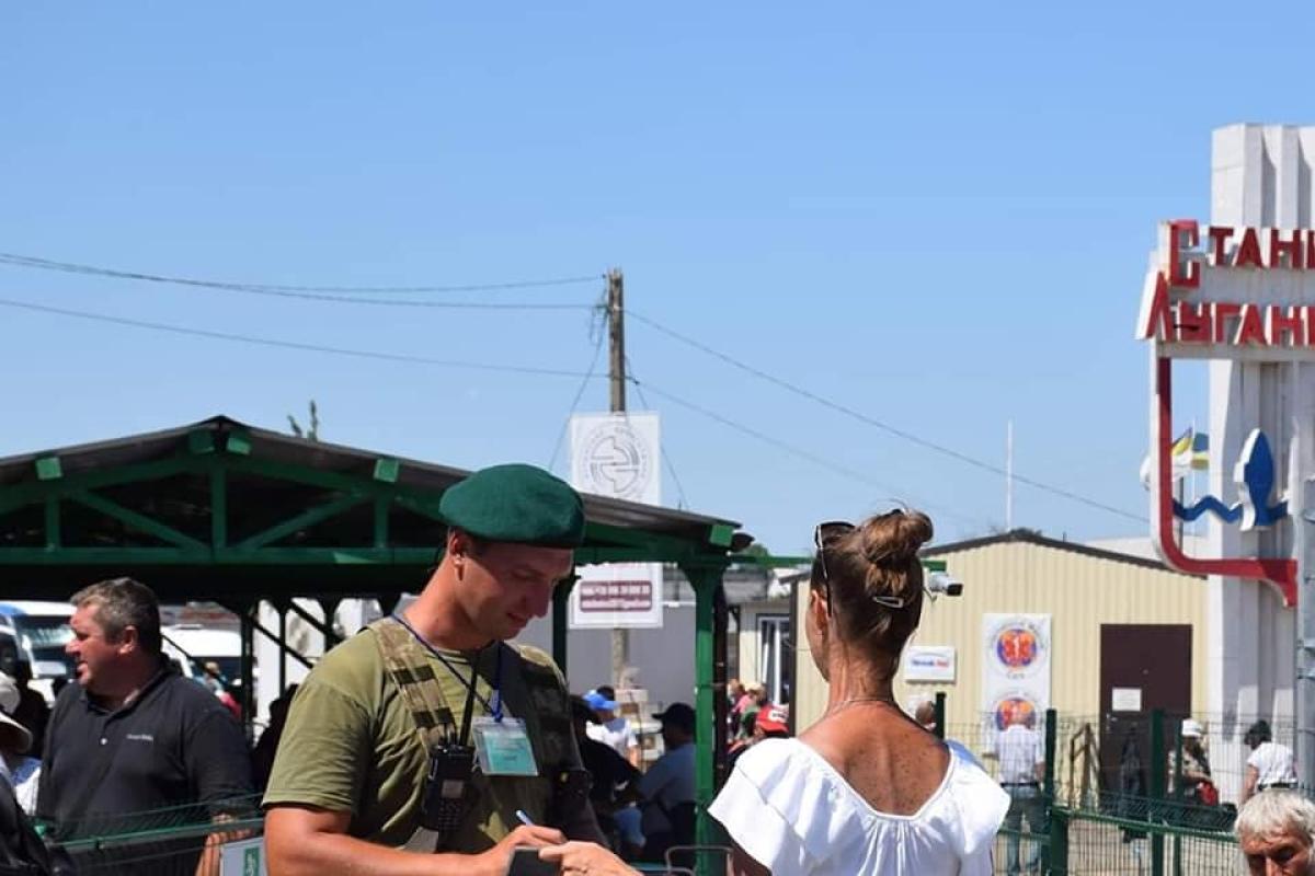 На КПВВ "Станица Луганская" вновь введен сокращенный режим работы На КПВВ "Станица Луганская" вновь введен сокращенный режим работы