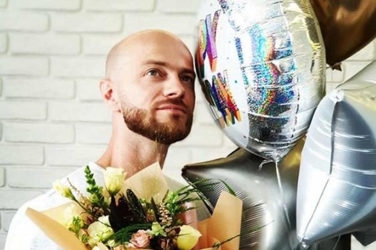 Море нежности: Влад Яма поделился снимком с супругой в годовщину знакомства