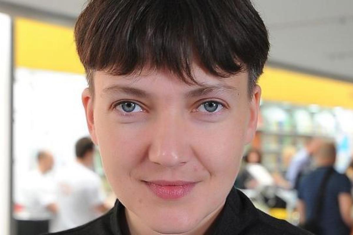 "Совсем другая Надежда! Влюбилась?" Савченко удивила снимком с макияжем "Совсем другая Надежда! Влюбилась?" Савченко удивила снимком с макияжем