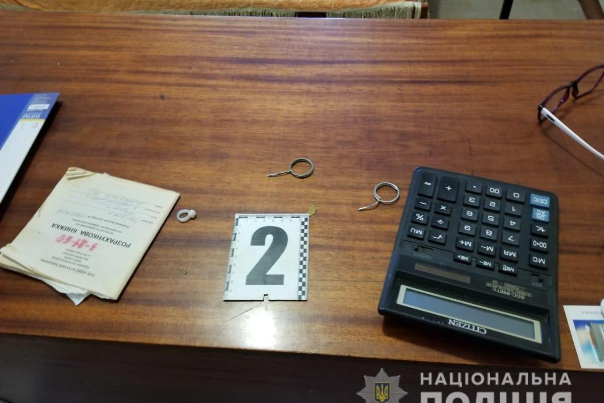 ЧП на Одесчине: От взрыва гранаты в центральной больнице погибли люди ЧП на Одесчине: От взрыва гранаты в центральной больнице погибли люди