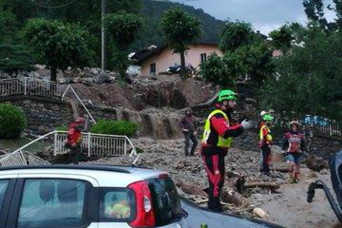 Итальянский город накрыл масштабный оползень