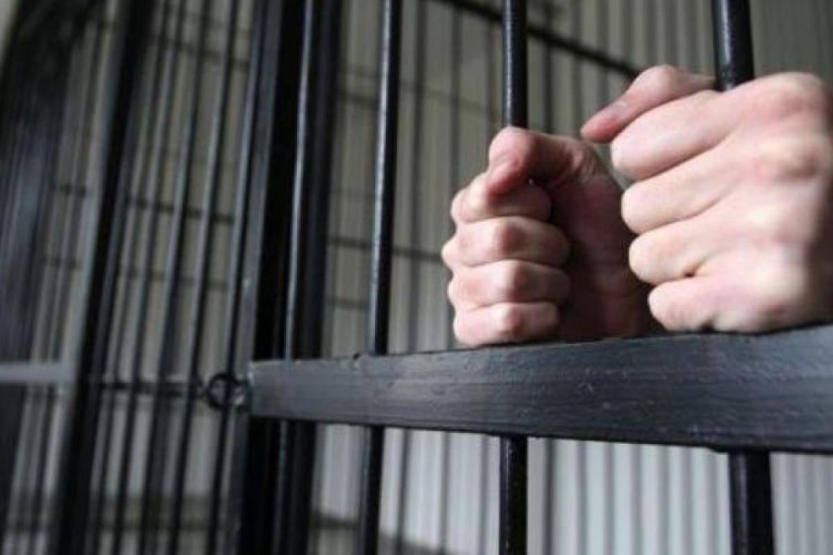 В Мариуполе бросили за решетку извращенца, который насиловал несовершеннолетних девочек В Мариуполе бросили за решетку извращенца, который насиловал несовершеннолетних девочек