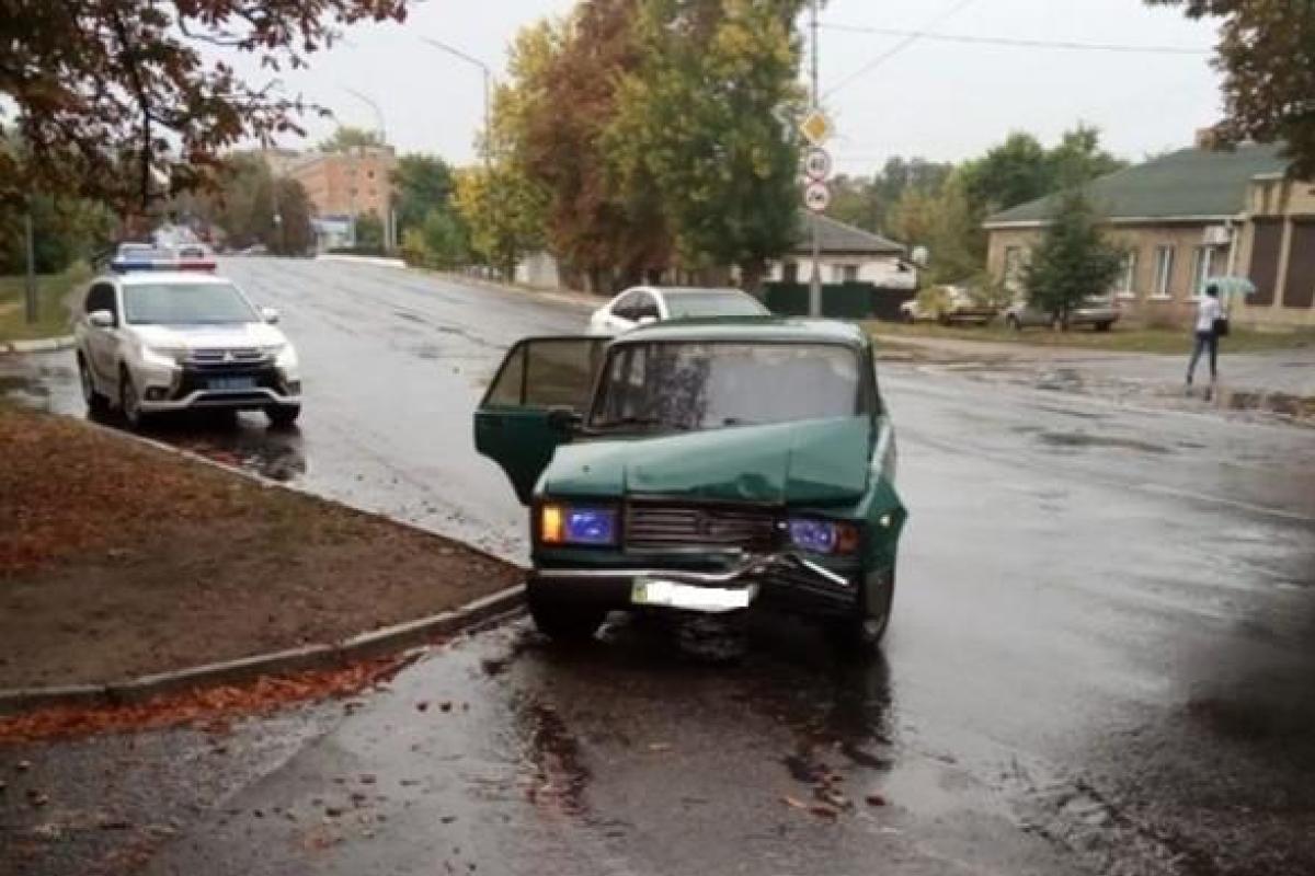 На Кировоградщине водитель сбежал с места ДТП, оставив в салоне двух детей На Кировоградщине водитель сбежал с места ДТП, оставив в салоне двух детей