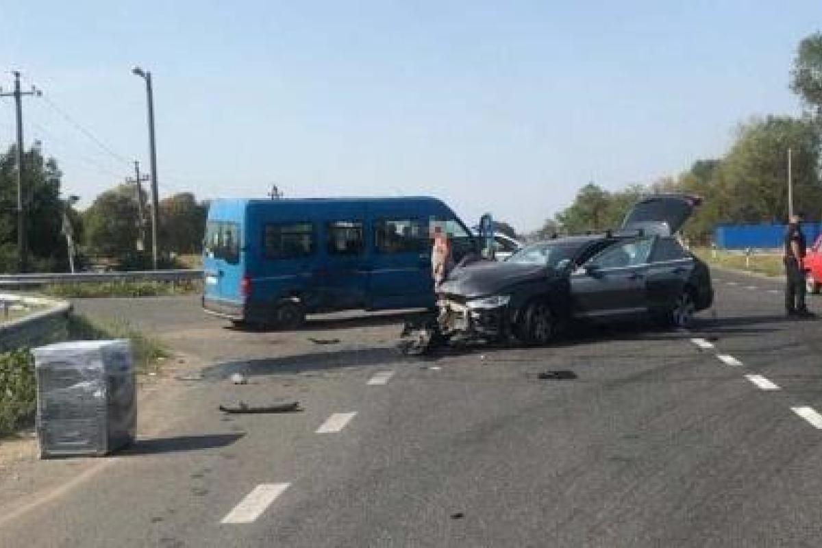 На Одесчине в ДТП попала маршрутка: известно о пяти пострадавших