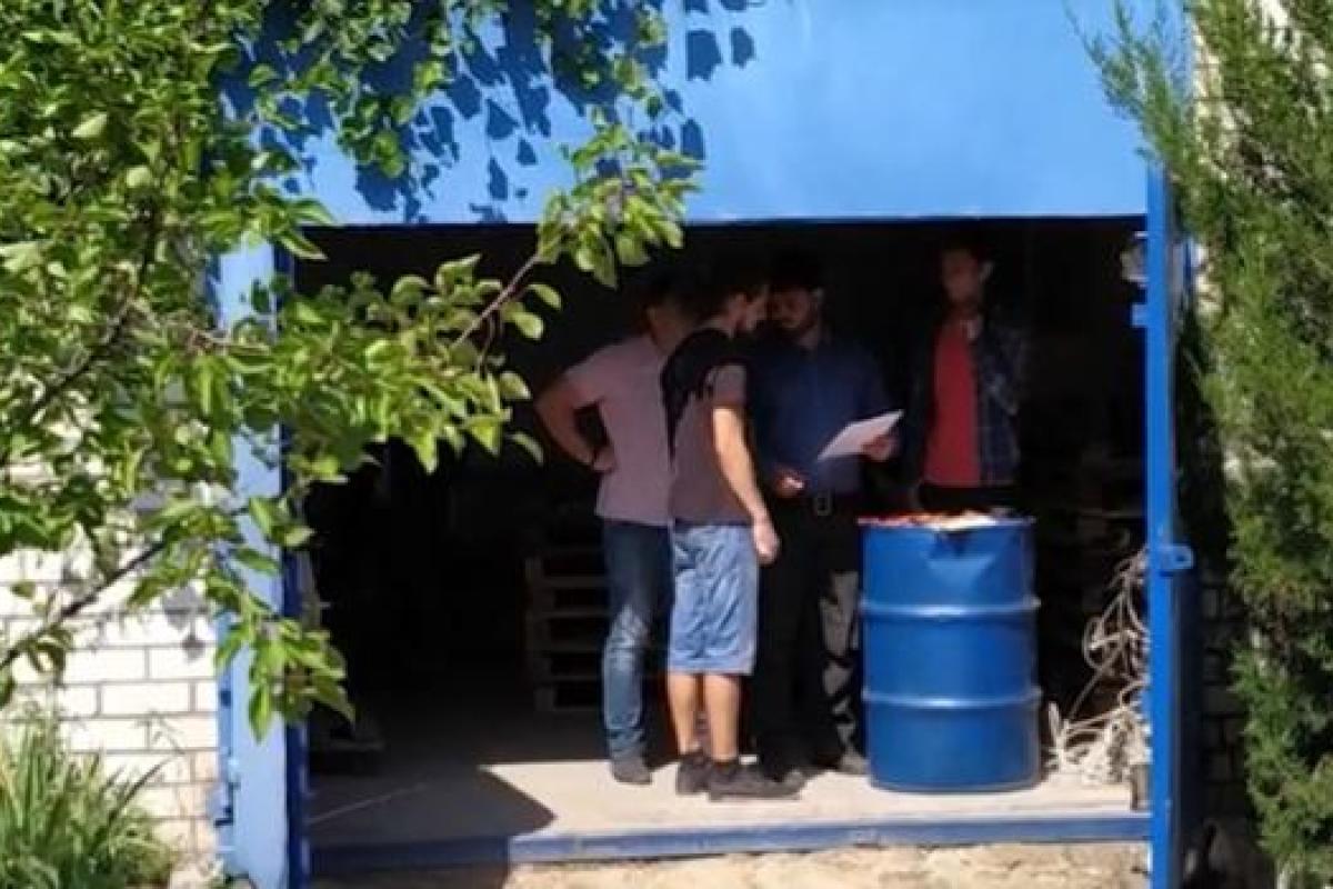 В Северодонецке подросткам есть чем заняться: Они дают пластиковому мусору вторую жизнь В Северодонецке подросткам есть чем заняться: Они дают пластиковому мусору вторую жизнь