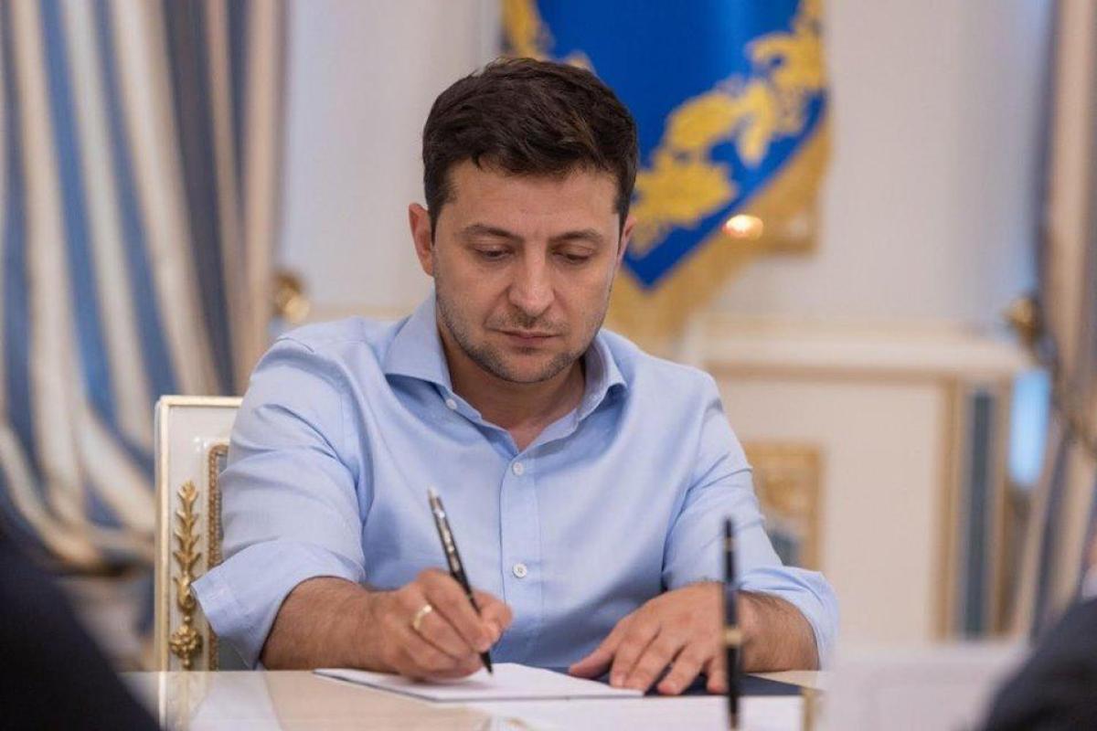 Нардепы потеряют неприкосновенность с 1 января: Зеленский подписал закон Нардепы потеряют неприкосновенность с 1 января: Зеленский подписал закон