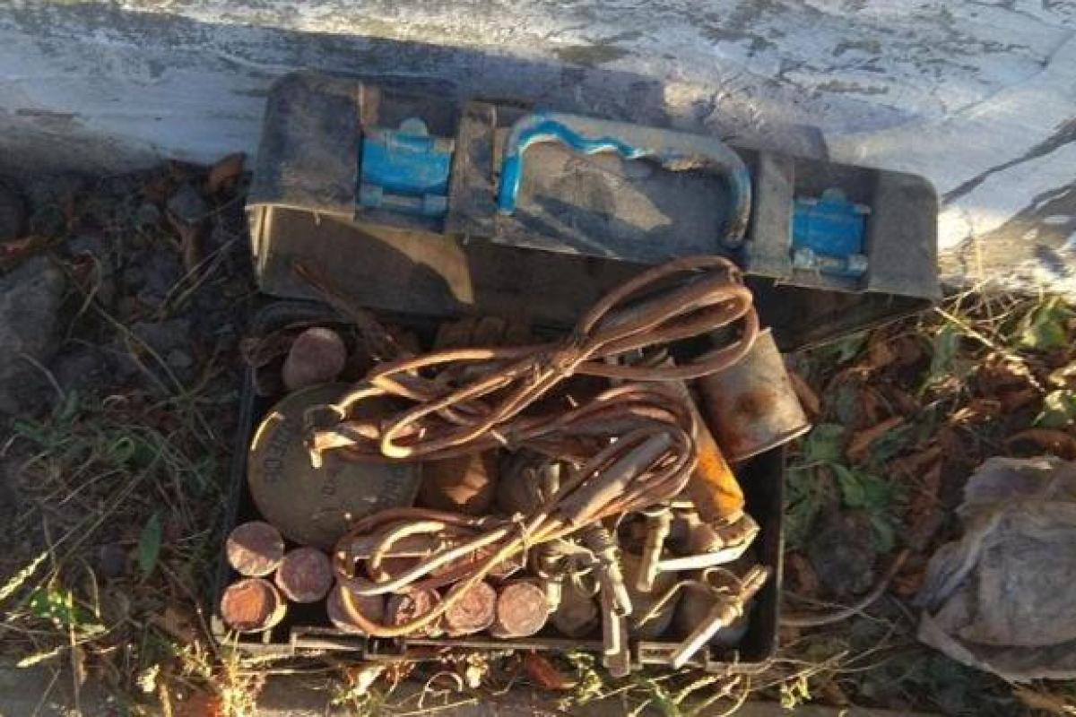 На Донетчине нашли чемодан с боеприпасами и тротилом На Донетчине нашли чемодан с боеприпасами и тротилом