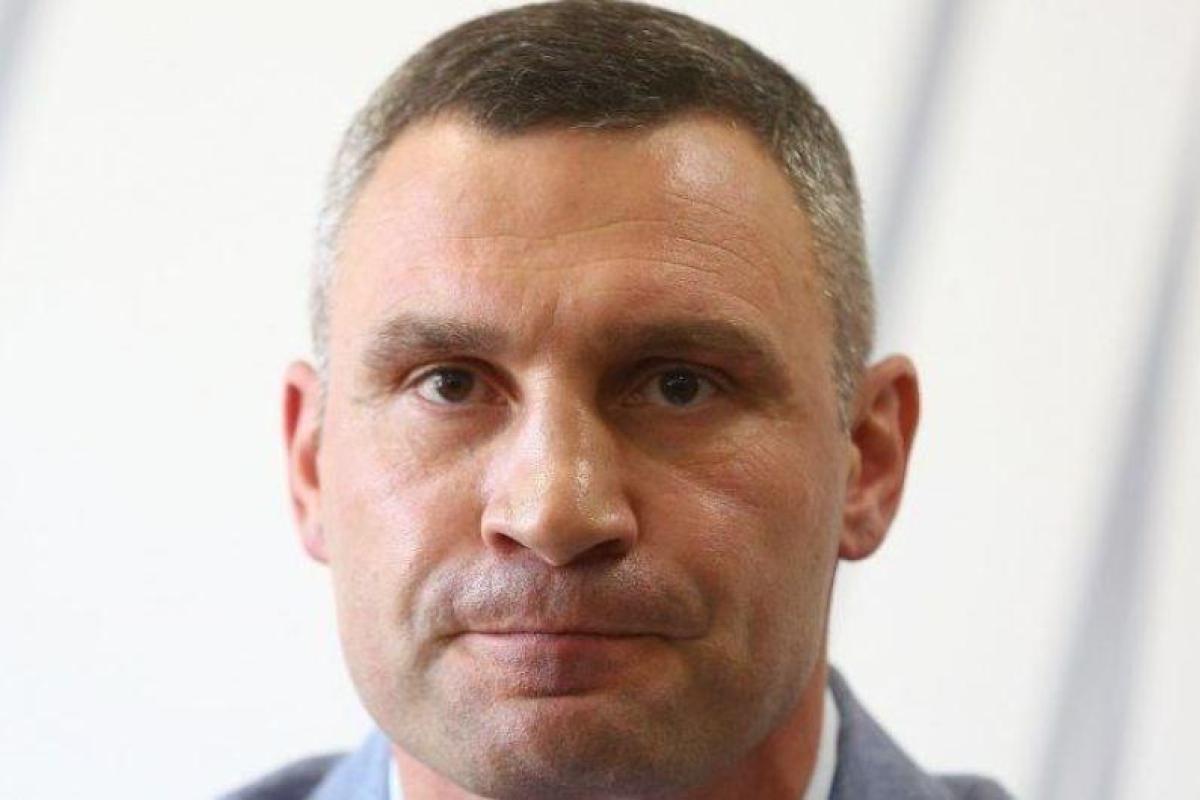 Кличко собрал брифинг и объявил решение Кабмина незаконным Кличко собрал брифинг и объявил решение Кабмина незаконным