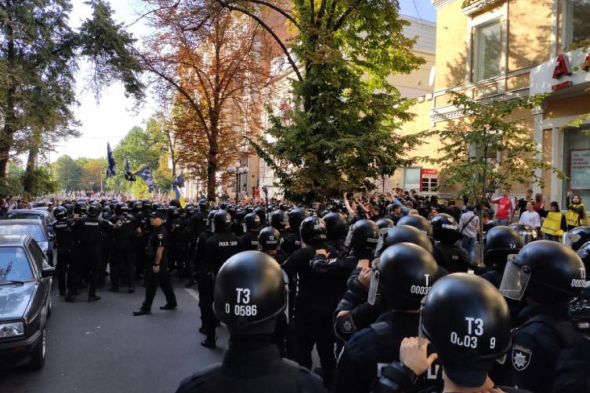 В Харькове после марша равенства произошла потасовка: есть задержанные В Харькове после марша равенства произошла потасовка: есть задержанные