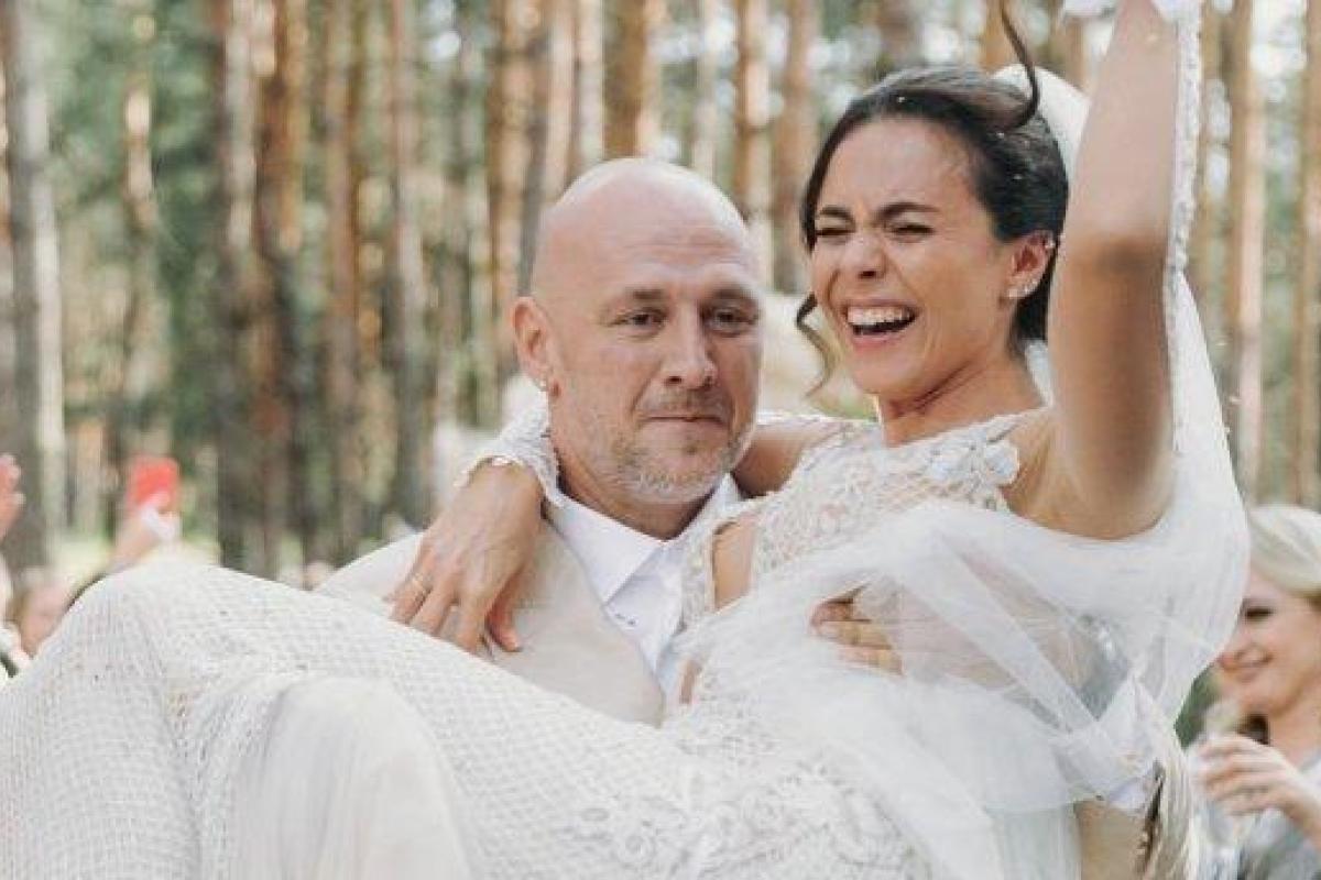 "Большая и малая мимишки": в сети появилось трогательное домашнее фото женатого Потапа "Большая и малая мимишки": в сети появилось трогательное домашнее фото женатого Потапа