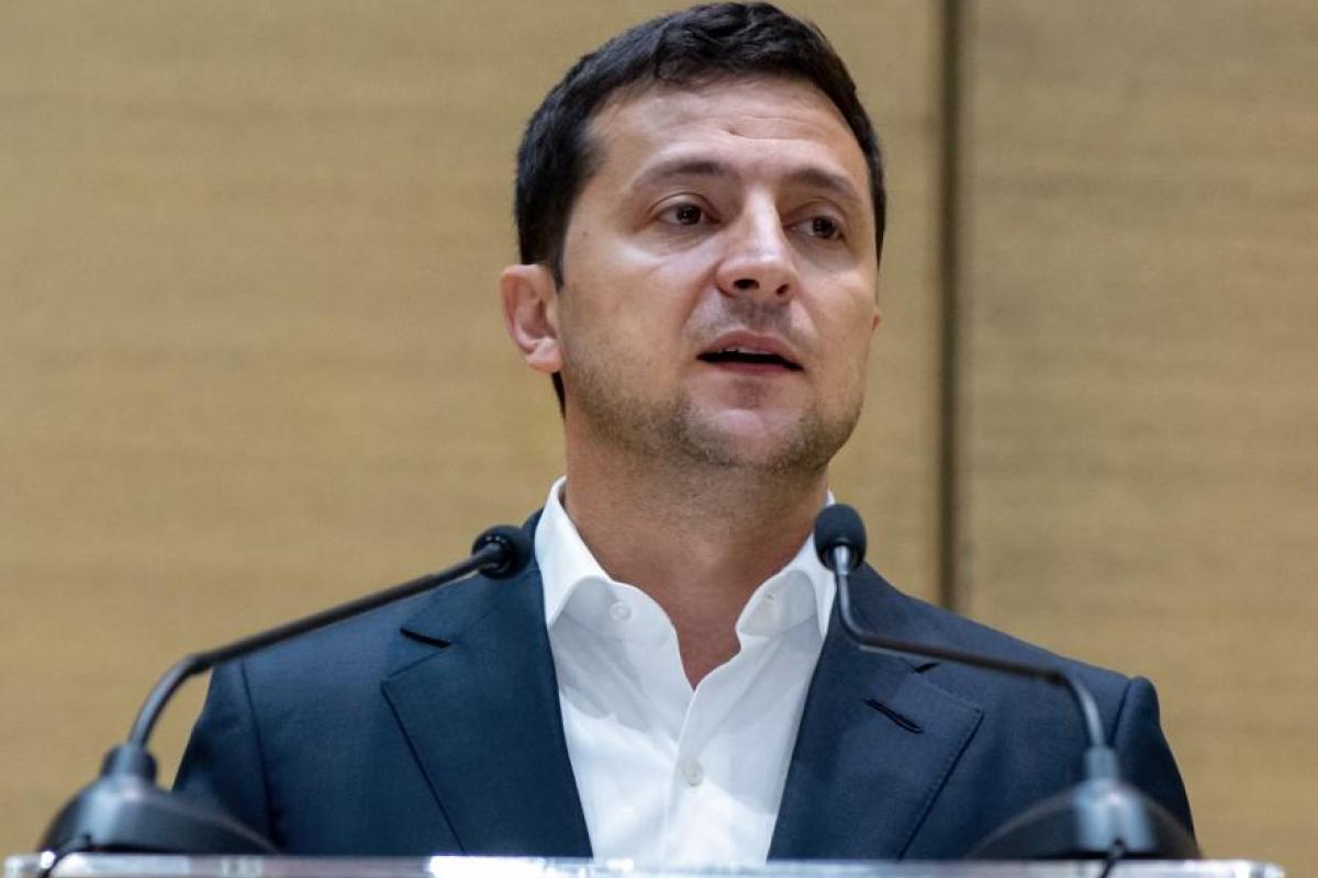 Зеленский: Покупать или продавать землю смогут только украинские граждане и украинские компании