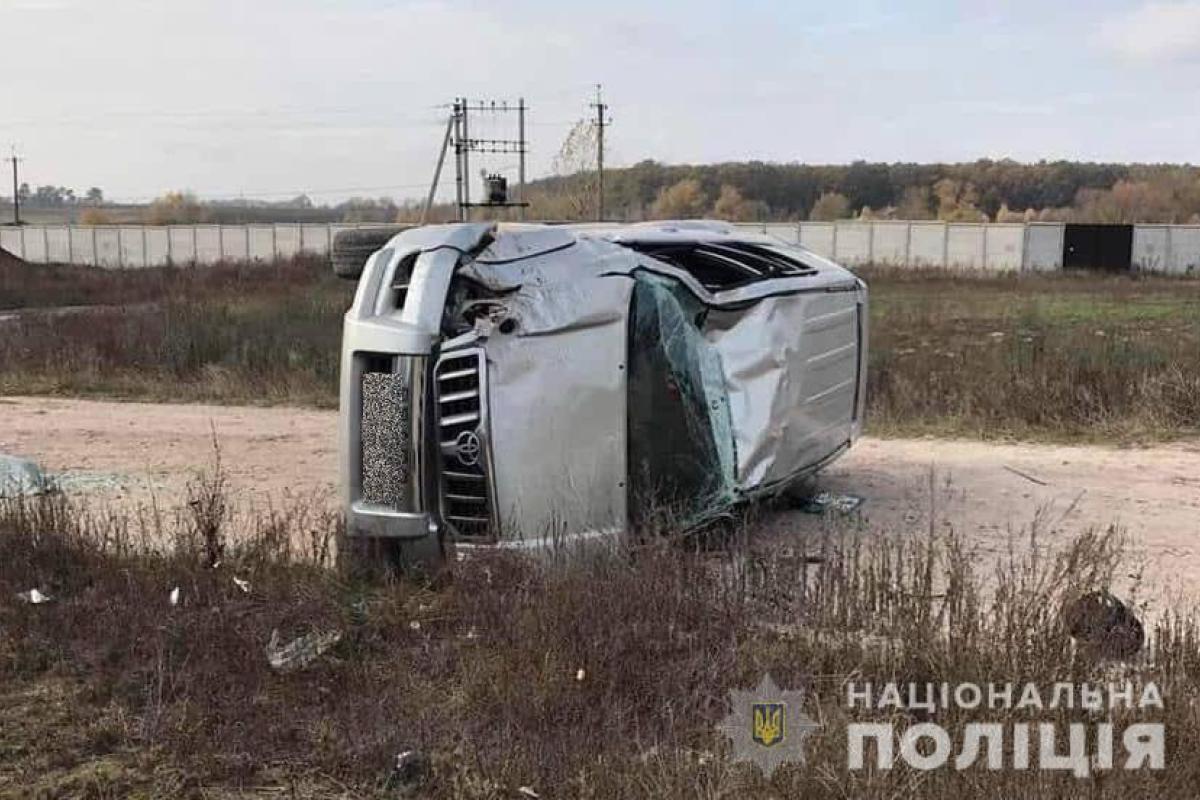 На Киевщине 14-летний мальчик катал друзей на отцовском внедорожнике, попал в ДТП и погиб На Киевщине 14-летний мальчик катал друзей на отцовском внедорожнике, попал в ДТП и погиб
