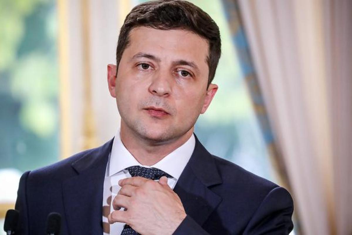 Перед протестными акциями и вече Зеленский обратился к их участникам и правоохранителям Перед протестными акциями и вече Зеленский обратился к их участникам и правоохранителям