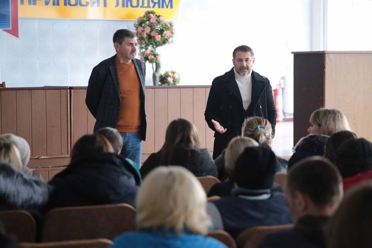 Гайдай пообещал шахтерам Луганщины, что деньги на погашение долгов по зарплате придут уже на этой неделе Гайдай пообещал шахтерам Луганщины, что деньги на погашение долгов по зарплате придут уже на этой неделе