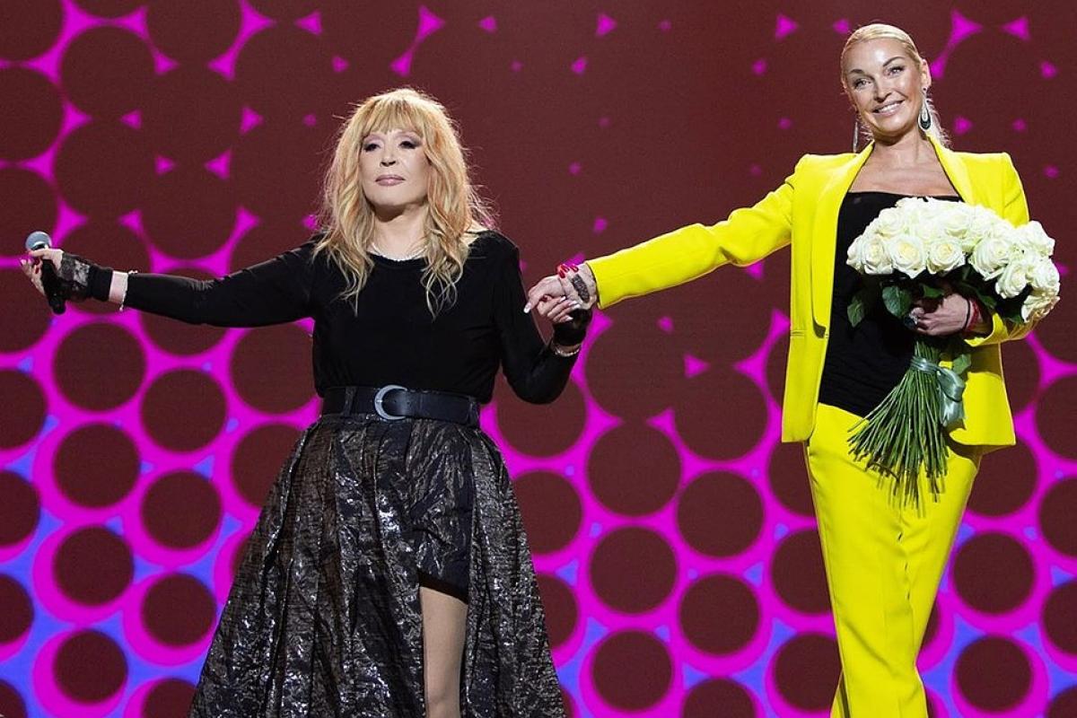 "Давай, Настюха!" Пугачева и Волочкова вместе "зажгли" на концерте "Давай, Настюха!" Пугачева и Волочкова вместе "зажгли" на концерте