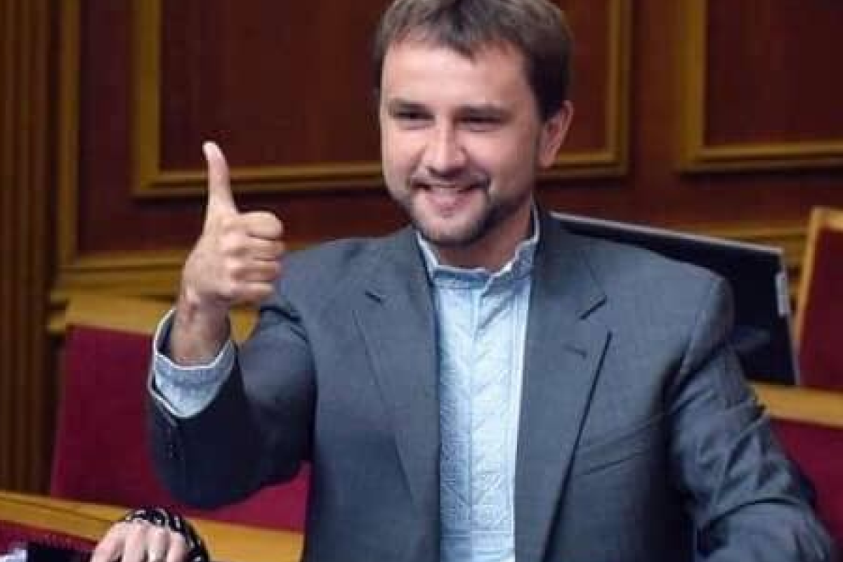 Вятрович стал нардепом вместо Ирины Луценко Вятрович стал нардепом вместо Ирины Луценко