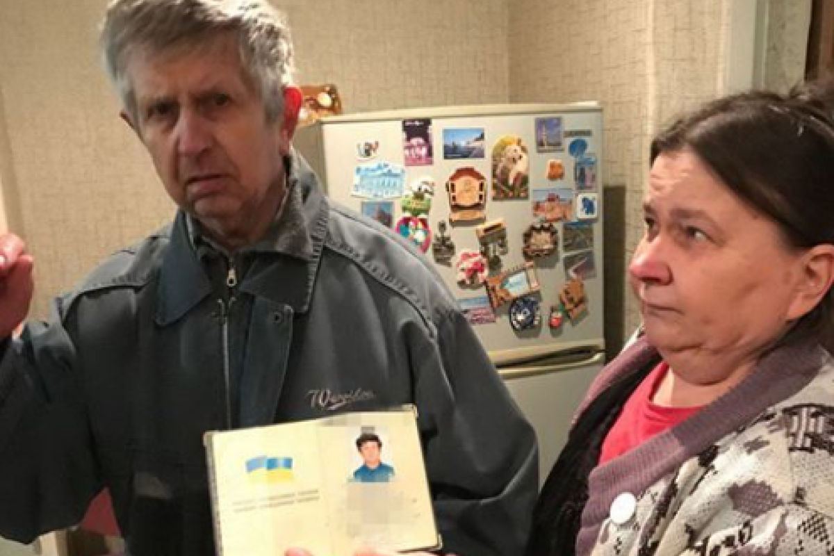 Вышел гулять и потерял ориентиры: В Лисичанске полицейские вернули домой пенсионера Вышел гулять и потерял ориентиры: В Лисичанске полицейские вернули домой пенсионера