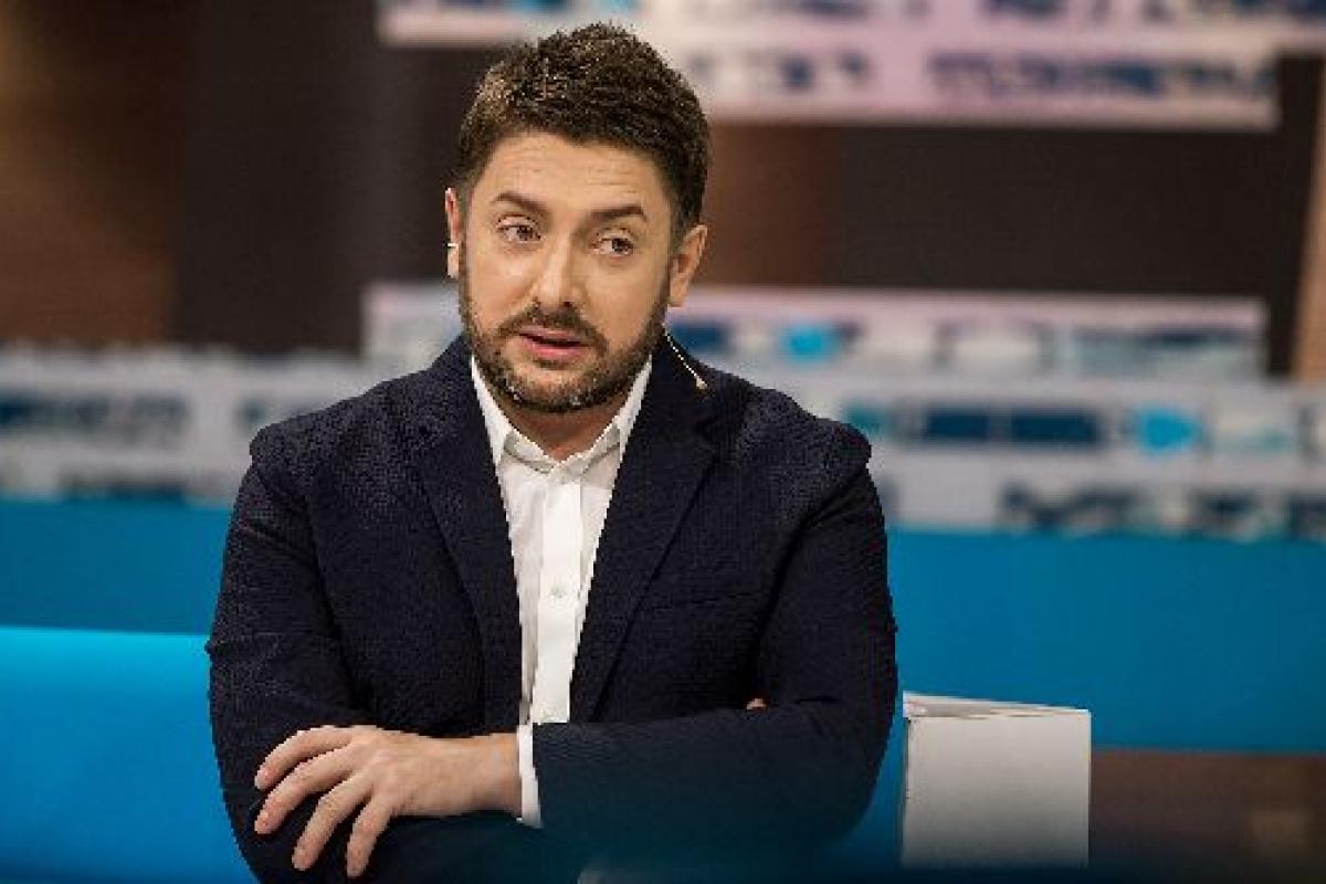 Бывший ведущий росТВ получил украинское гражданство и послал Россию "в з***цу" Бывший ведущий росТВ получил украинское гражданство и послал Россию "в з***цу"