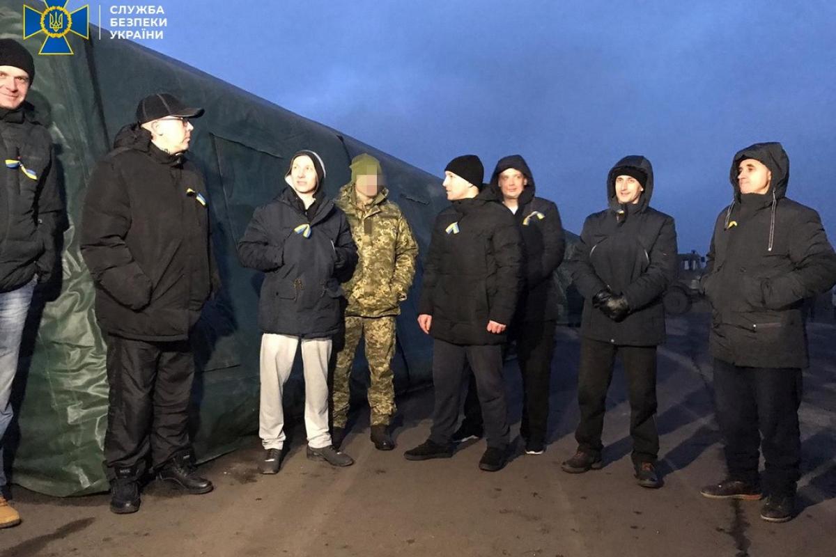 Обнародован полный список освобожденных из плена украинцев Обнародован полный список освобожденных из плена украинцев