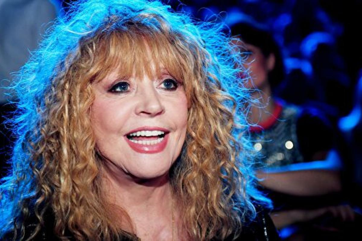 "Зажги свечу и помолись": Пугачева испугала поклонников, показав лицо крупным планом "Зажги свечу и помолись": Пугачева испугала поклонников, показав лицо крупным планом