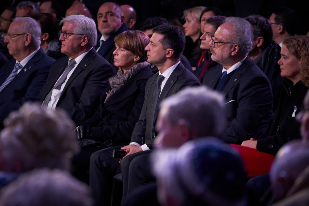 Зеленский в Польше принял участие в мероприятиях по случаю 75-летия освобождения концлагеря Аушвиц-Биркенау Зеленский в Польше принял участие в мероприятиях по случаю 75-летия освобождения концлагеря Аушвиц-Биркенау