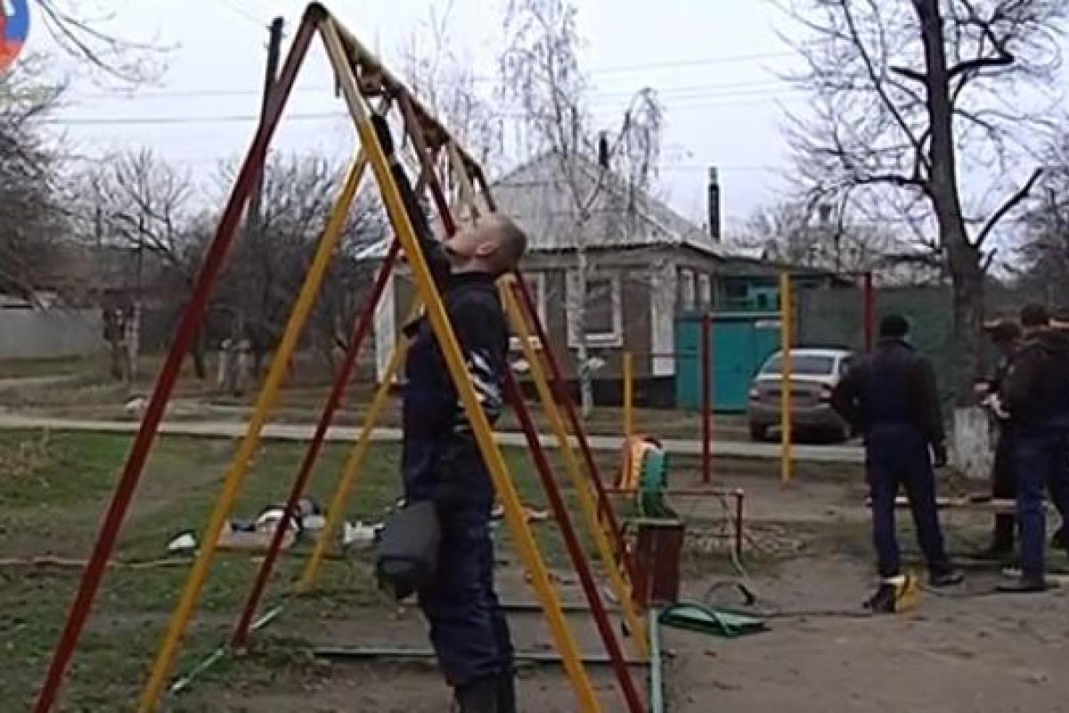 Вывозят металл из дворов: Между коммунальщиками и жителями Северодонецка произошел конфликт