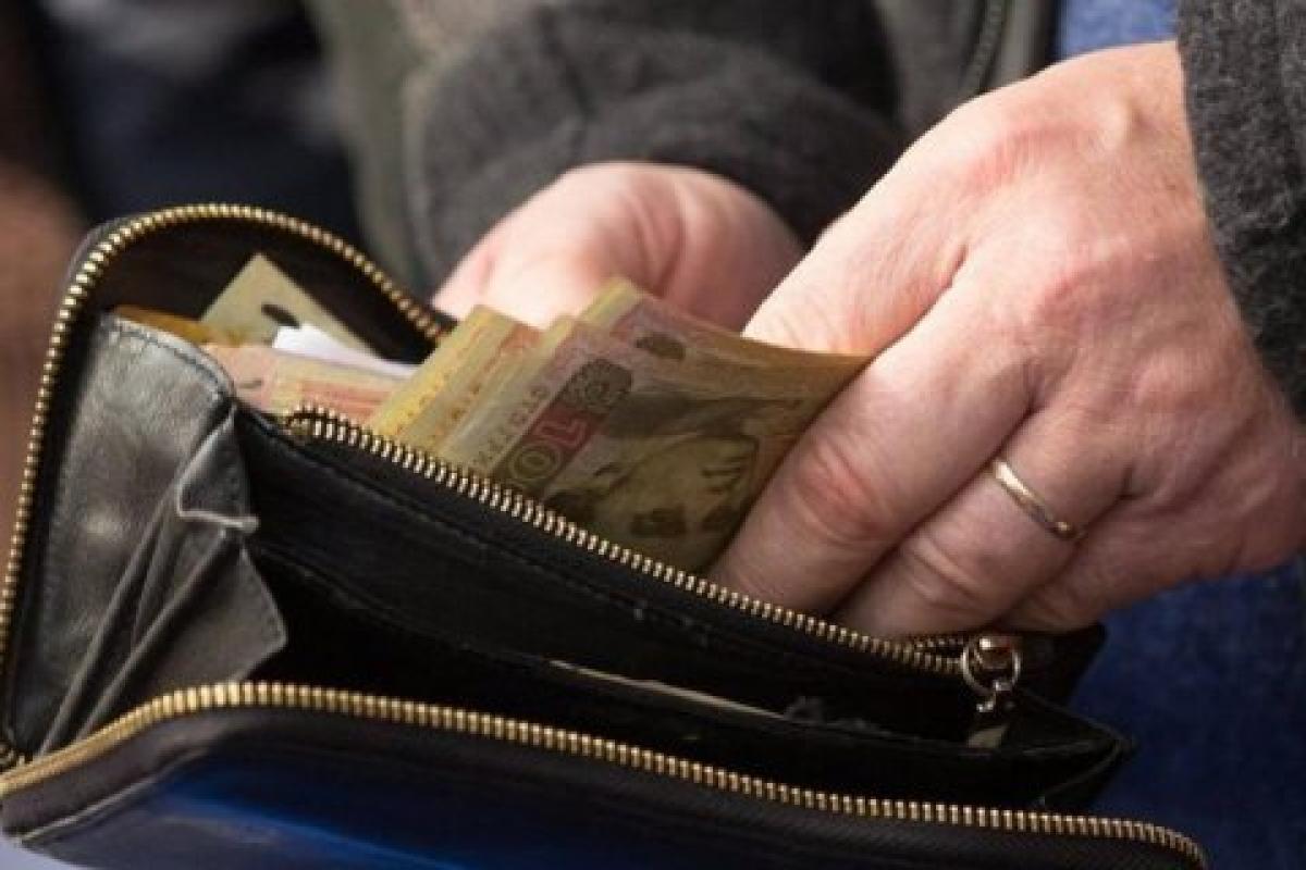 Украинцев, получающих "минималку", освободят от подоходного налога: законопроект внесен в парламент