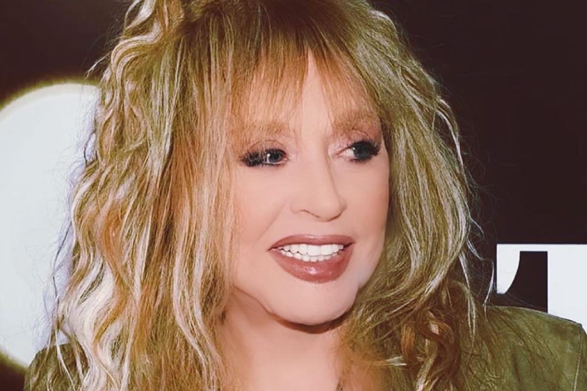 Пугачеву эвакуировали с премьеры фильма Пугачеву эвакуировали с премьеры фильма