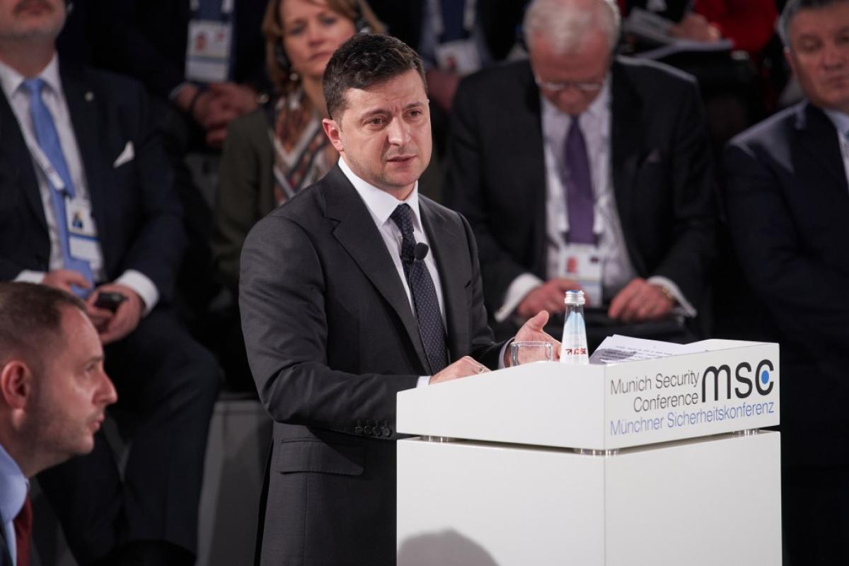 Украина инициирует секторальное разведение сил на Донбассе, - Зеленский Украина инициирует секторальное разведение сил на Донбассе, - Зеленский
