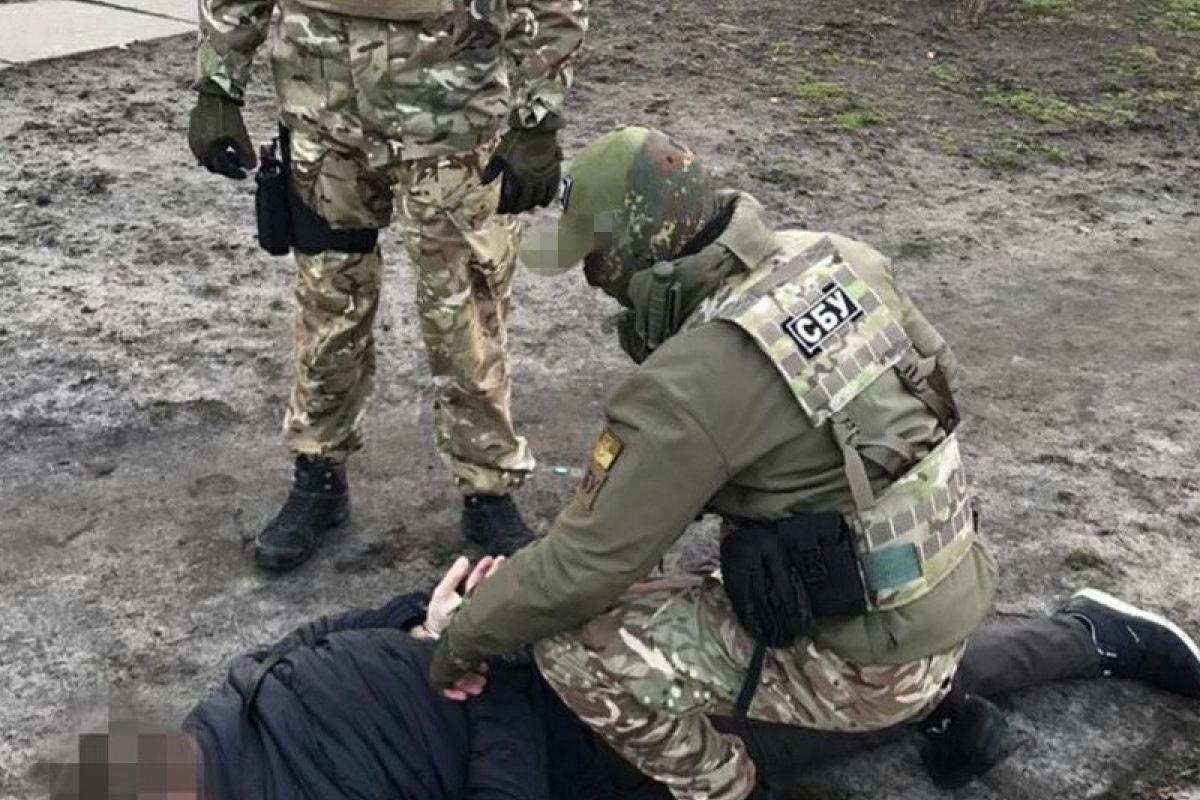 Шпионил на территории Украины: В Киеве задержан агент "ЛНР" Шпионил на территории Украины: В Киеве задержан агент "ЛНР"