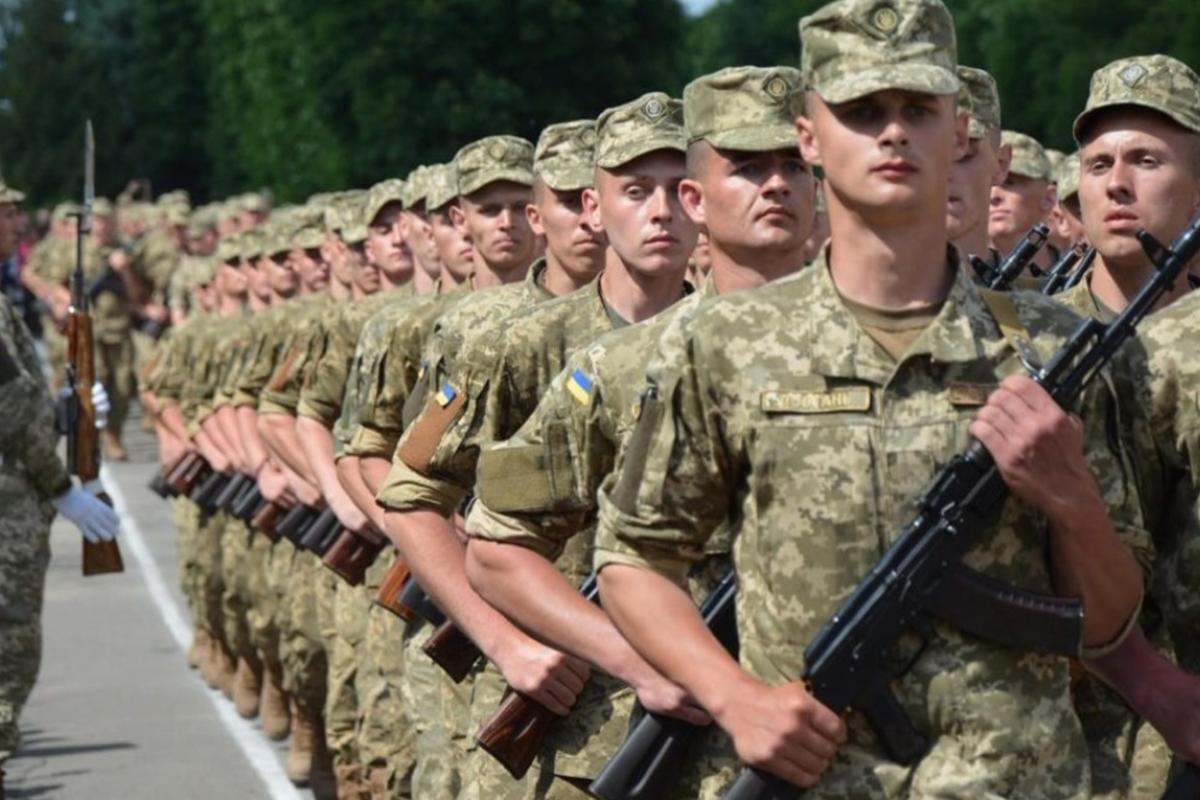 "Повестка в смартфоне": стоит ли призывникам бояться приложения "ДіЯ"?