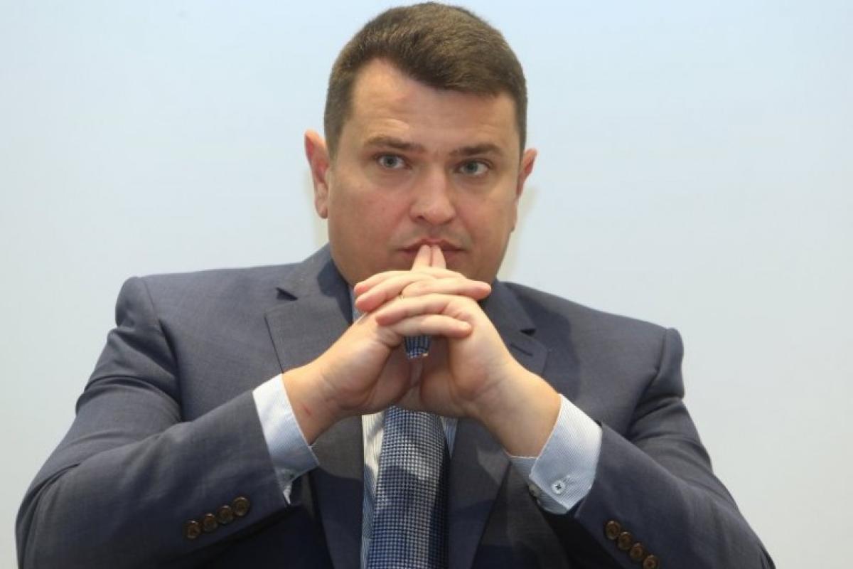 Коррупционер в антикоррупционном бюро: В Верховной Раде просят уволить Артема Сытника Коррупционер в антикоррупционном бюро: В Верховной Раде просят уволить Артема Сытника