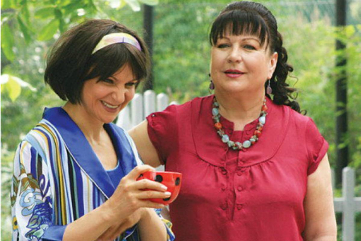 "Родненькие наши!": Появилось первое фото со съемок новых "Сватов" "Родненькие наши!": Появилось первое фото со съемок новых "Сватов"