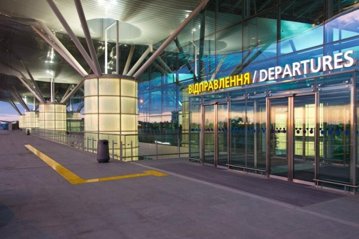 Украинцам запретят покидать страну с туристической целью Украинцам запретят покидать страну с туристической целью