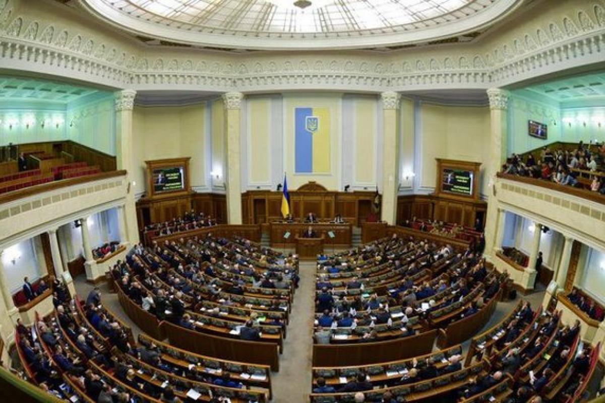 Удаленная работа, админштрафы, уголовная ответственность: ВР приняла меры по предотвращению коронавируса