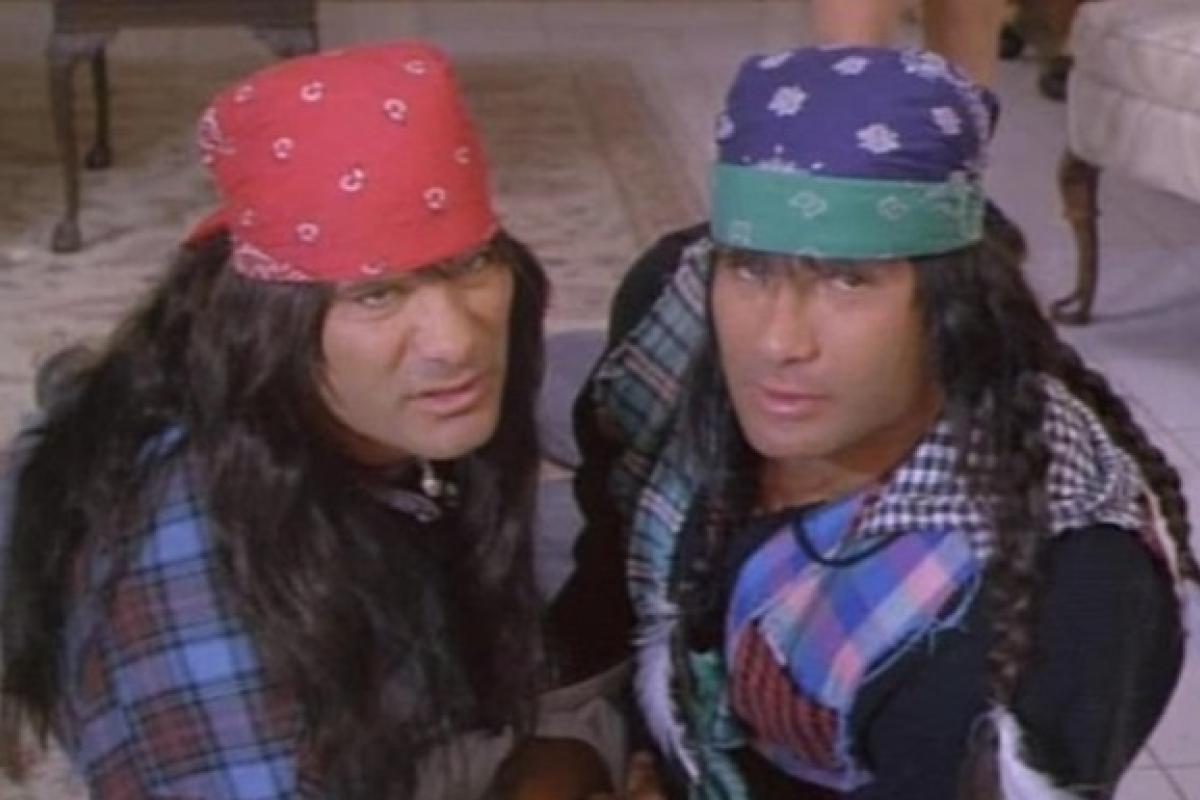 Умер один из актеров-близнецов, снимавшихся в комедии "Няньки" Умер один из актеров-близнецов, снимавшихся в комедии "Няньки"