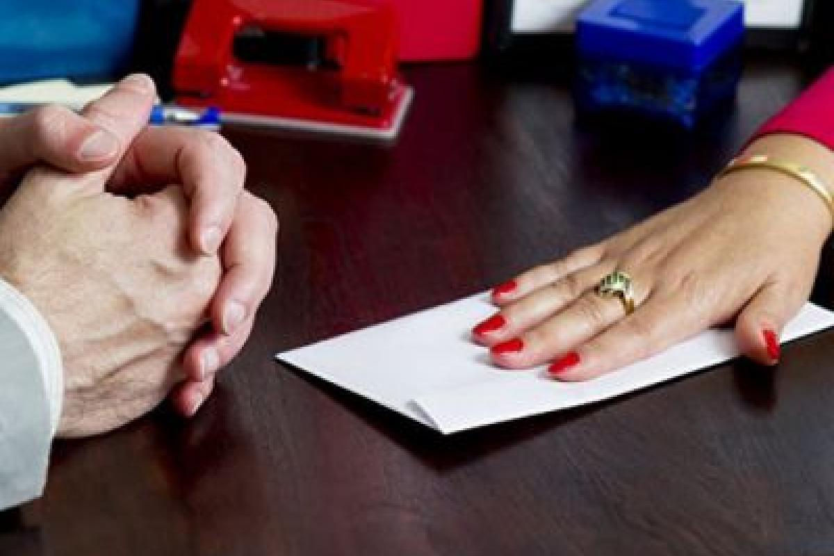 На Луганщине на взятке "погорел" директор центра социальных служб - прокуратура