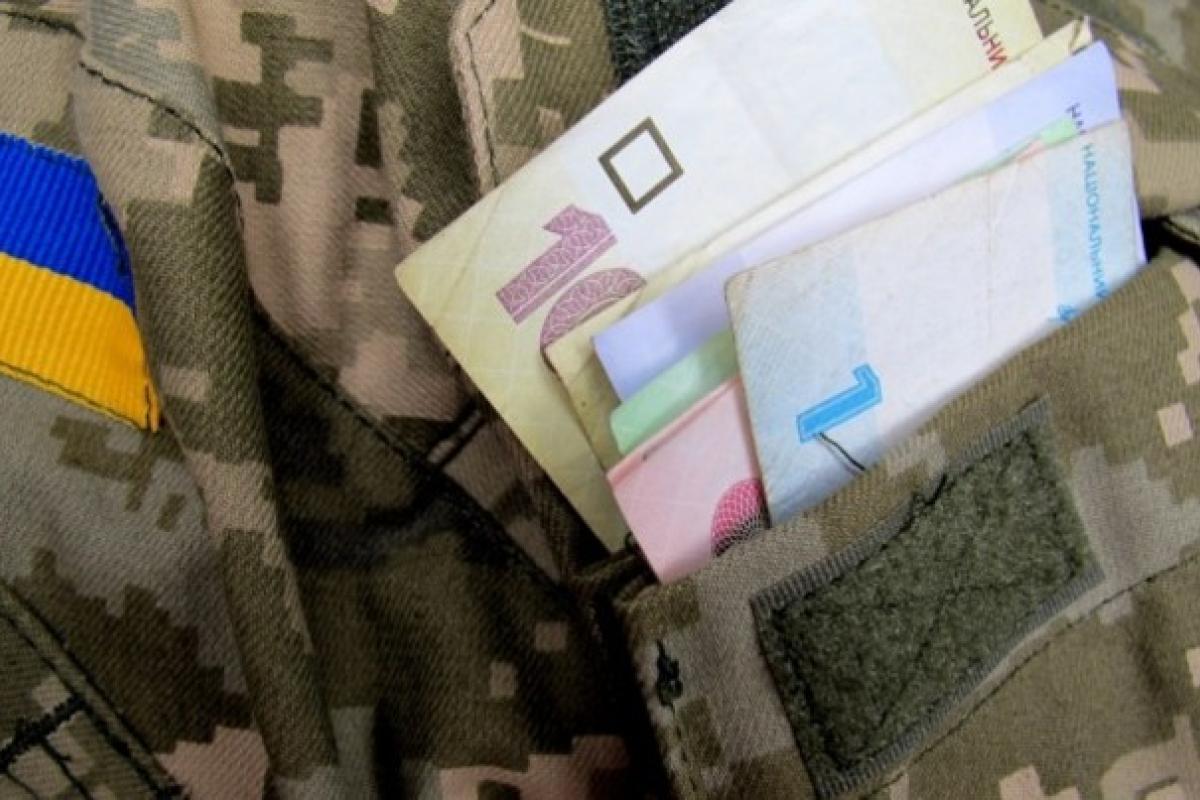 Правительство выделит одноразовую помощь семьям погибших и ветеранам АТО/ООС