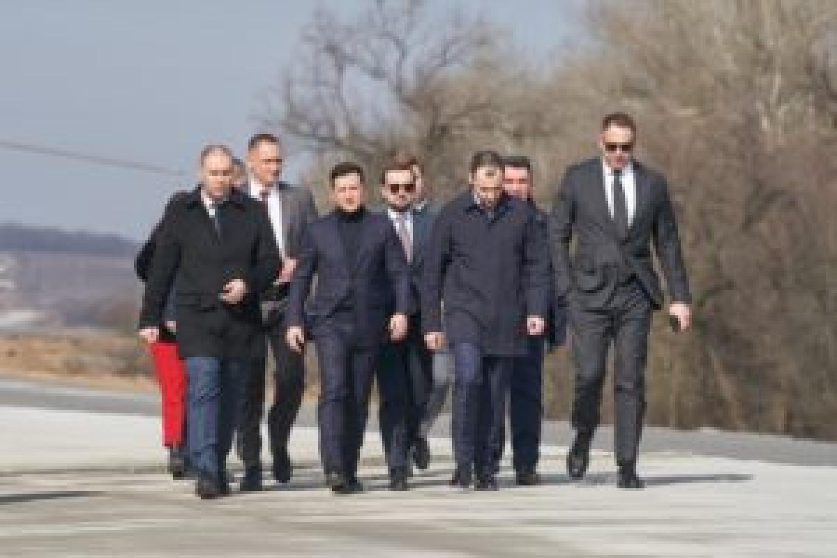Первая бетонная дорога в Украине: как проходит строительство