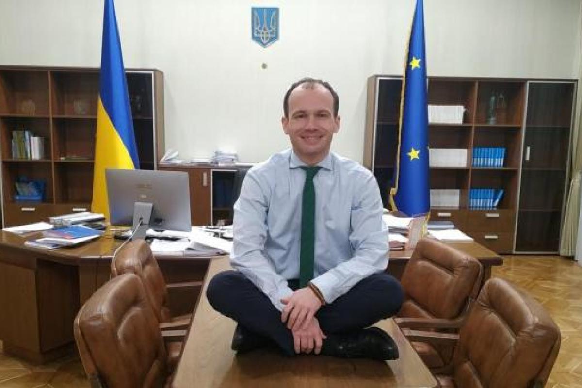 С Украины пытались взыскать один миллиард долларов - Малюська С Украины пытались взыскать один миллиард долларов - Малюська
