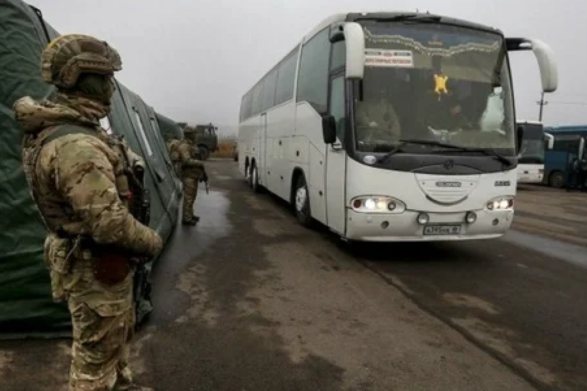 Пытал своих сограждан: СБУ объявила о подозрении освобожденному из плена украинцу Пытал своих сограждан: СБУ объявила о подозрении освобожденному из плена украинцу