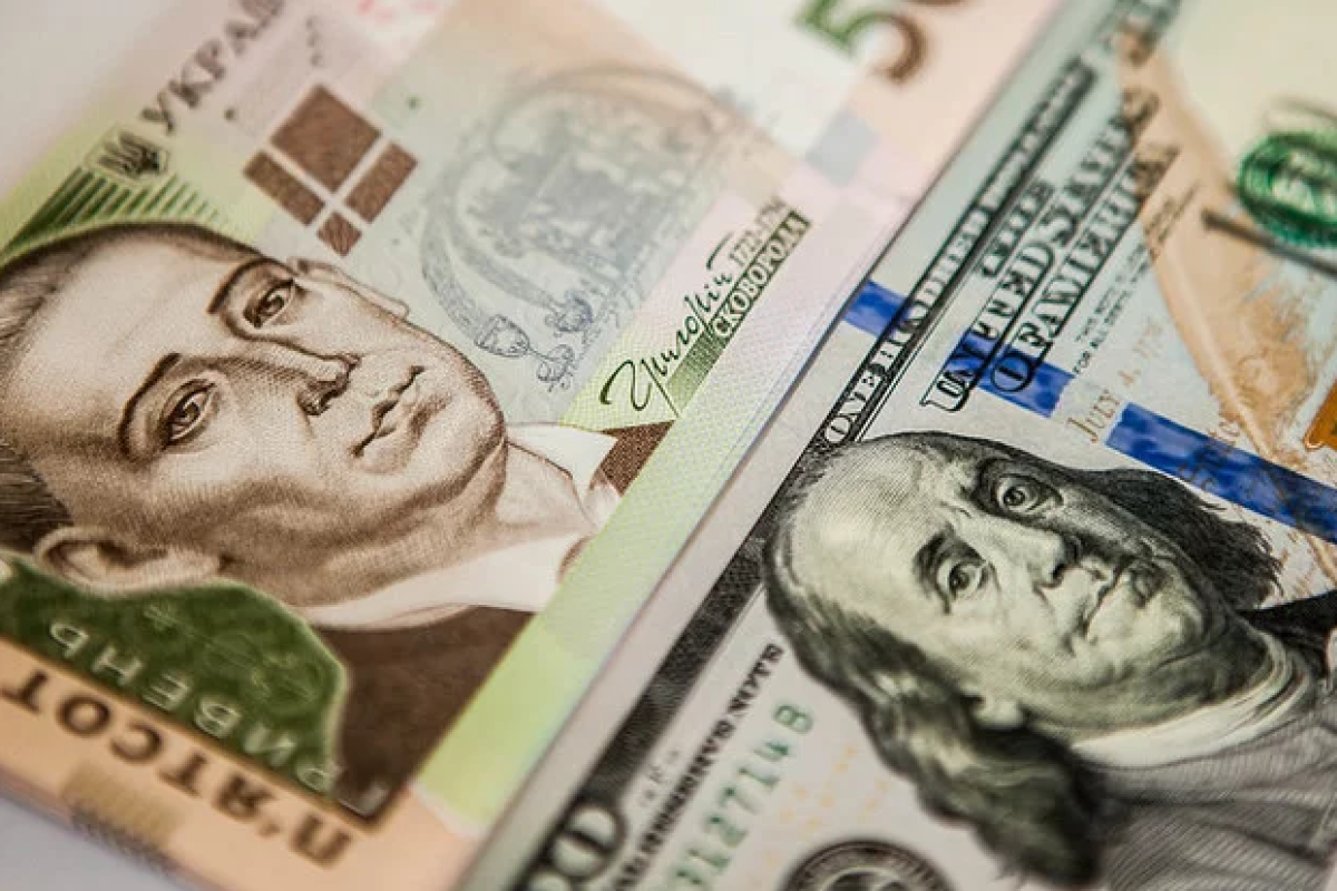 Нацбанк продал четверть миллиарда долларов за полдня, чтобы стабилизировать гривну Нацбанк продал четверть миллиарда долларов за полдня, чтобы стабилизировать гривну