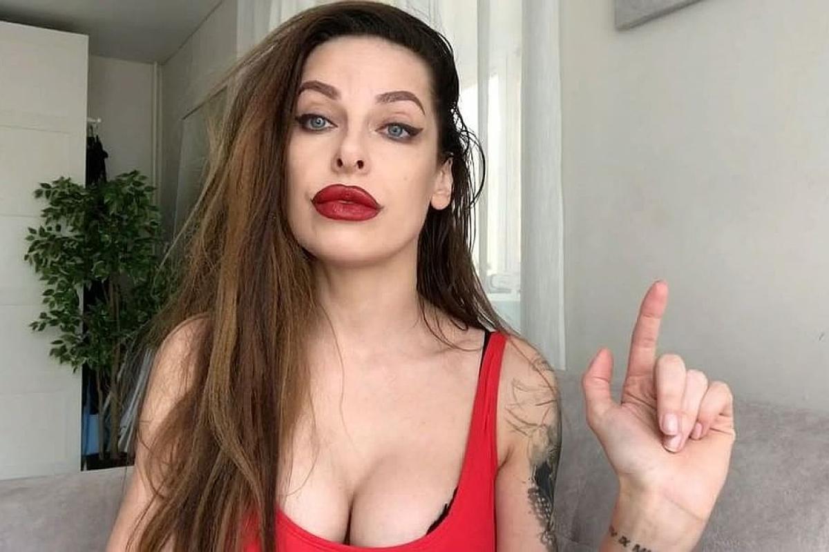 "Паспорт съела собака": Блогер хотела обманом попасть в Украину "Паспорт съела собака": Блогер хотела обманом попасть в Украину