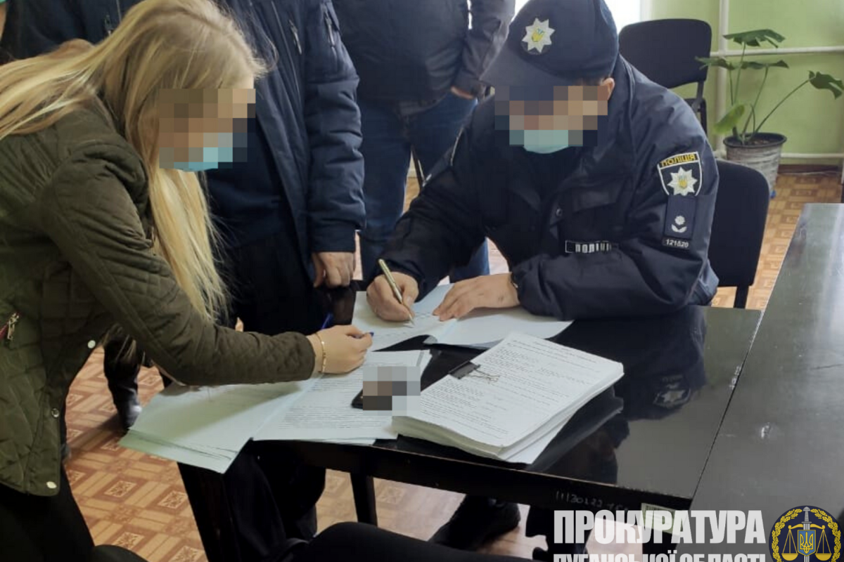 В Кременной полицейские украли авто с места ДТП для получения взятки - прокуратура В Кременной полицейские украли авто с места ДТП для получения взятки - прокуратура