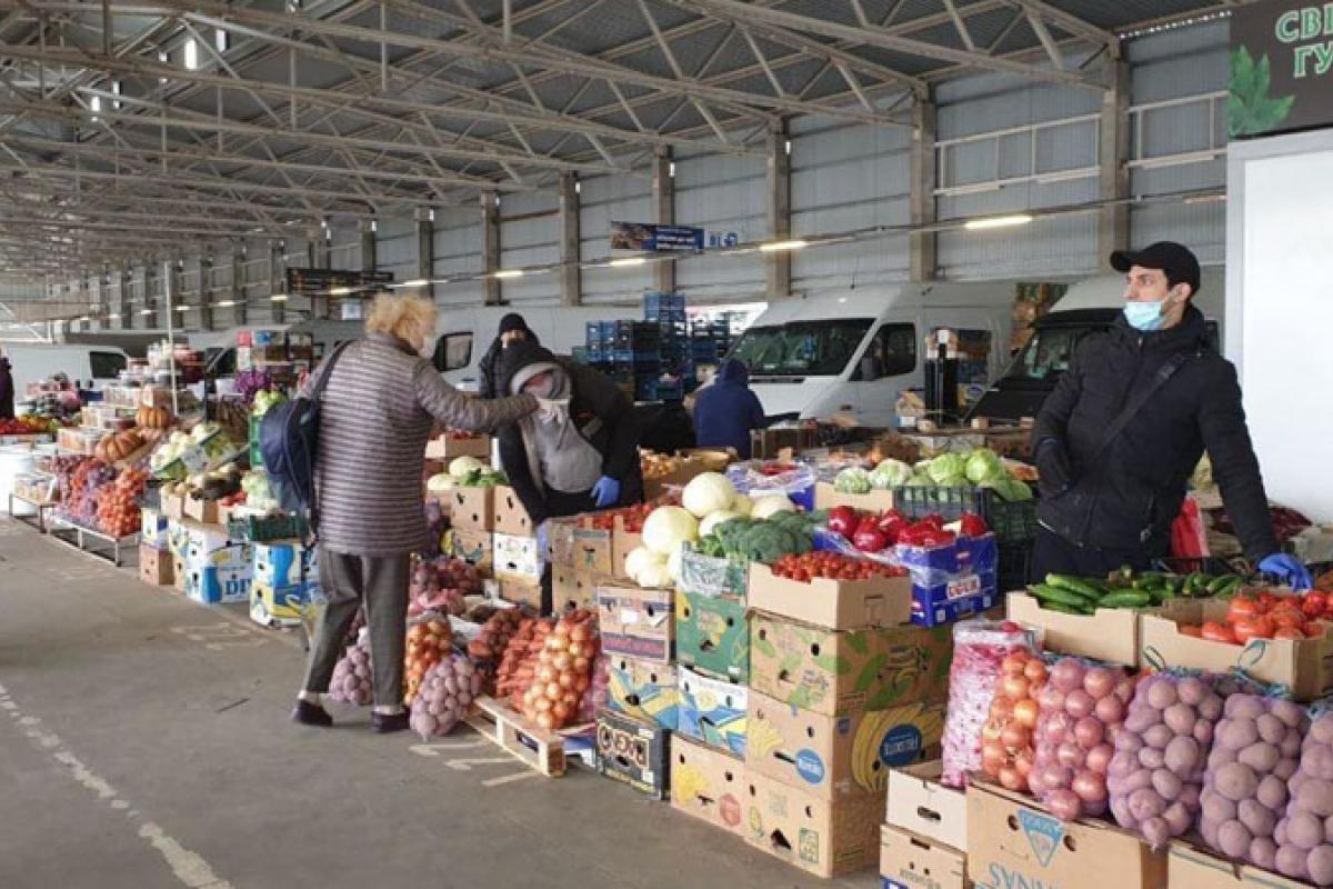 В Украине снова запретили работу рынков В Украине снова запретили работу рынков